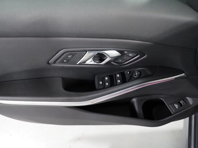 2025 BMW 3 Series 330i Sedan *NAVIGATION, CURVED DISPLAY, SAFETY ALERTS, PARKING ASSIST, 360 VIEW CAMERAS, COLOR TOUCHSCREEN, MOONROOF, HEATED SEATS/STEERING, REMOTE START, COMFORT ACCESS, WIRELESS CHARGING, ANDROID & APPLE Round Rock TX