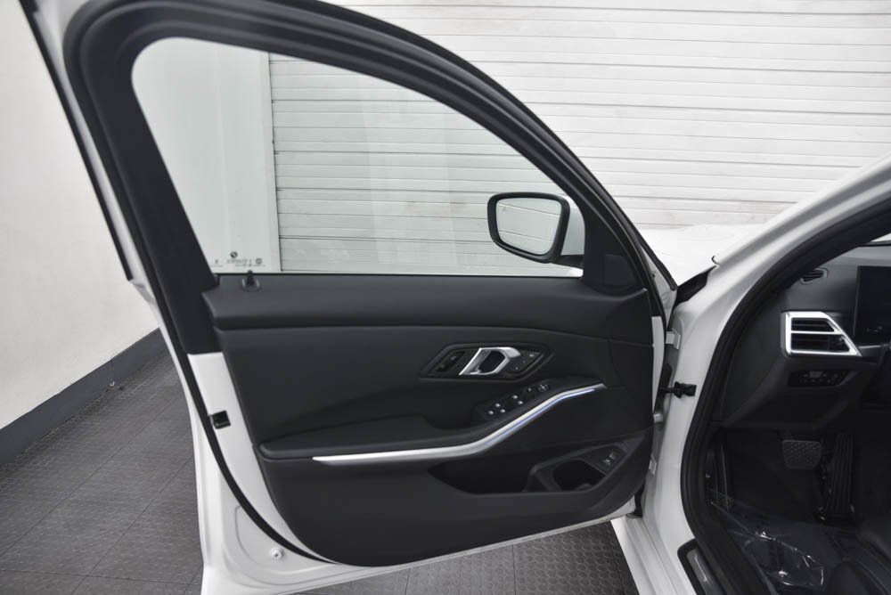 2025 BMW 3 Series 330i xDrive Akron OH