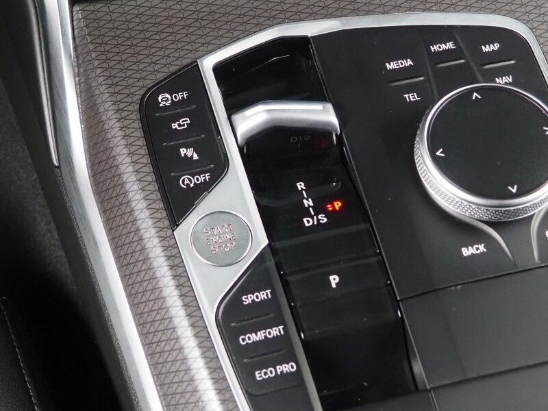 2025 BMW 3 Series M340i *HEADS-UP DISPLAY, NAVIGATION, CURVED DISPLAY, ADAPTIVE CRUISE, SAFETY ALERTS, 360 VIEW CAMERAS, MOONROOF, HEATED SEATS/STEERING, REMOTE START, AUTOMATIC PARKING, FULL LED HEADLIGHTS, HARMAN/KARDON, WIRELESS CHARGING, ANDROID & APPLE Round Rock TX