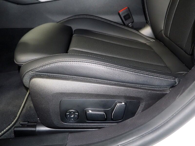 2025 BMW 3 Series M340i *HEADS-UP DISPLAY, NAVIGATION, CURVED DISPLAY, ADAPTIVE CRUISE, SAFETY ALERTS, 360 VIEW CAMERAS, MOONROOF, HEATED SEATS/STEERING, REMOTE START, AUTOMATIC PARKING, FULL LED HEADLIGHTS, HARMAN/KARDON, WIRELESS CHARGING, ANDROID & APPLE Round Rock TX