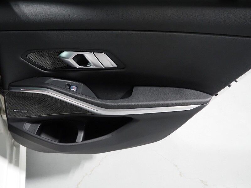 2025 BMW 3 Series M340i *HEADS-UP DISPLAY, NAVIGATION, CURVED DISPLAY, ADAPTIVE CRUISE, SAFETY ALERTS, 360 VIEW CAMERAS, MOONROOF, HEATED SEATS/STEERING, REMOTE START, AUTOMATIC PARKING, FULL LED HEADLIGHTS, HARMAN/KARDON, WIRELESS CHARGING, ANDROID & APPLE Round Rock TX