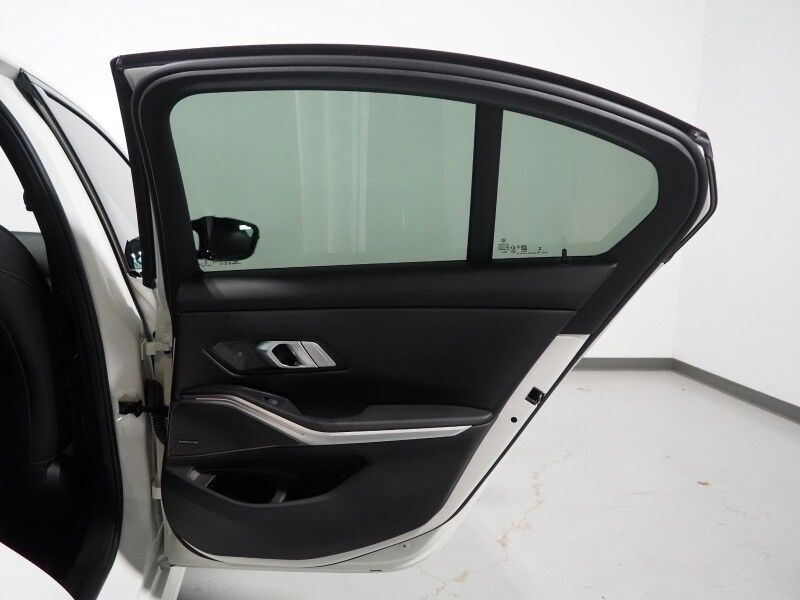 2025 BMW 3 Series M340i *HEADS-UP DISPLAY, NAVIGATION, CURVED DISPLAY, ADAPTIVE CRUISE, SAFETY ALERTS, 360 VIEW CAMERAS, MOONROOF, HEATED SEATS/STEERING, REMOTE START, AUTOMATIC PARKING, FULL LED HEADLIGHTS, HARMAN/KARDON, WIRELESS CHARGING, ANDROID & APPLE Round Rock TX