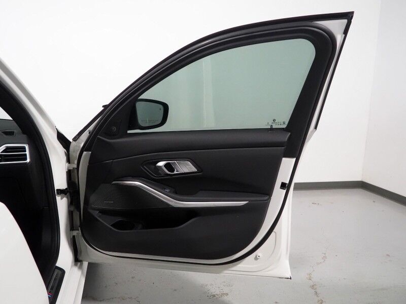 2025 BMW 3 Series M340i *HEADS-UP DISPLAY, NAVIGATION, CURVED DISPLAY, ADAPTIVE CRUISE, SAFETY ALERTS, 360 VIEW CAMERAS, MOONROOF, HEATED SEATS/STEERING, REMOTE START, AUTOMATIC PARKING, FULL LED HEADLIGHTS, HARMAN/KARDON, WIRELESS CHARGING, ANDROID & APPLE Round Rock TX