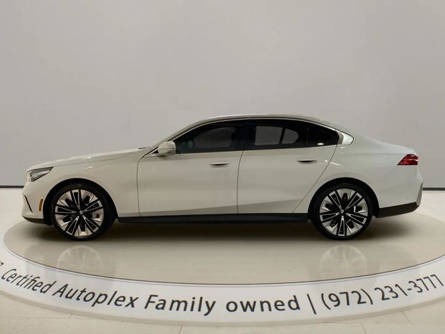 2025 BMW 5 Series 530i