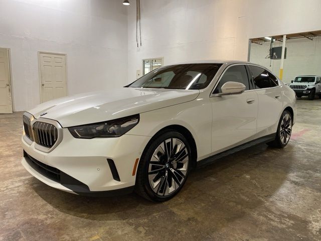 2025 BMW 5 Series 530i