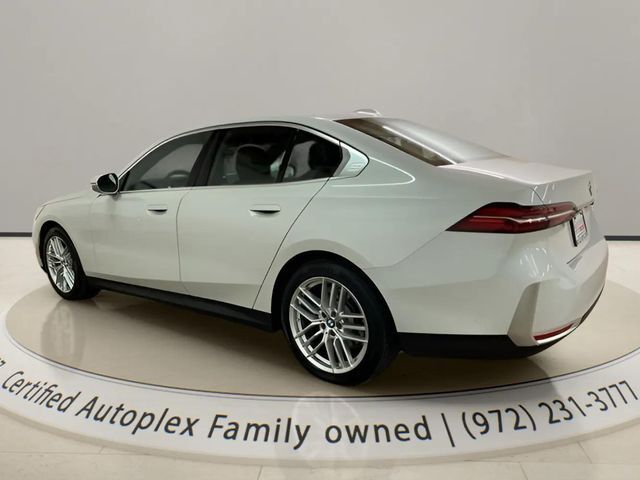 2025 BMW 5 Series 530i