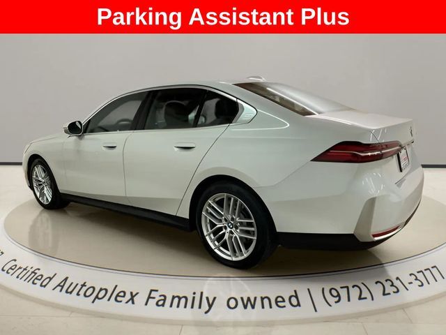 2025 BMW 5 Series 530i