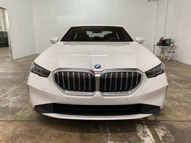 2025 BMW 5 Series 530i