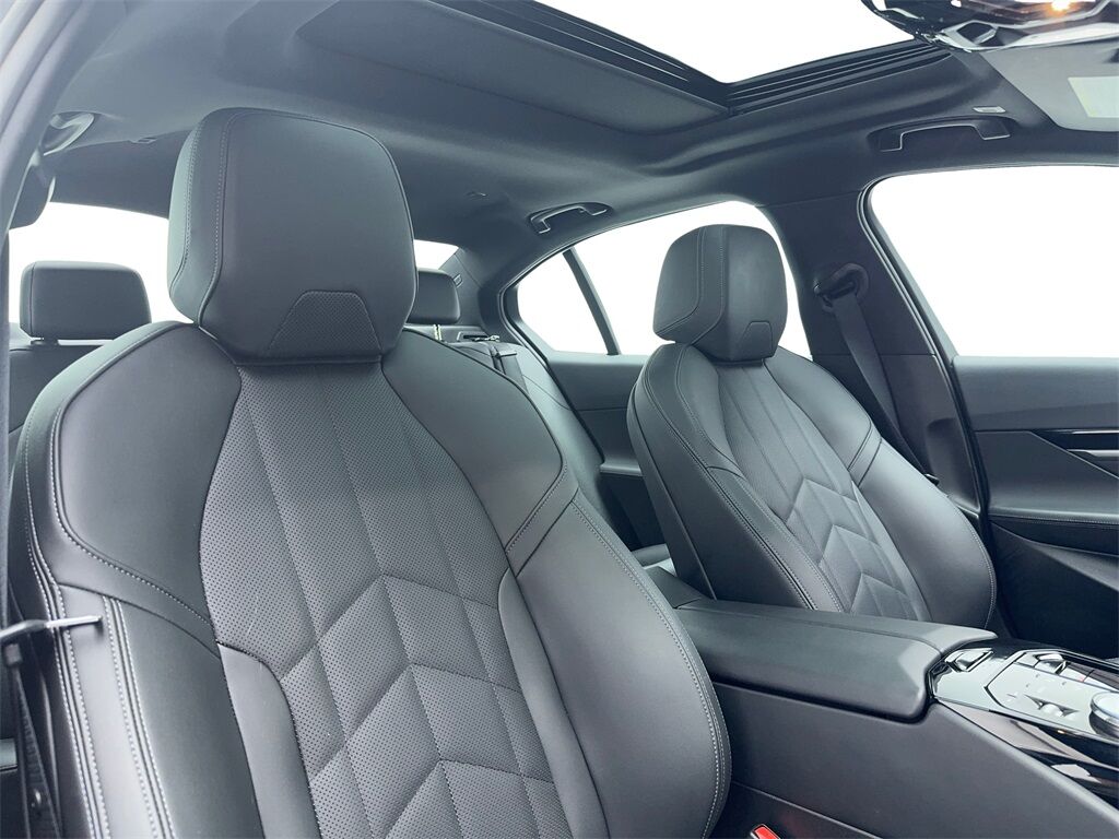 2025 BMW 5 Series 530i SPORT LINE,NAV,CAM,SUNROOF,HEADS UP Plano TX