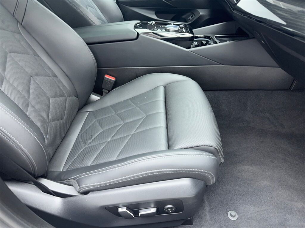 2025 BMW 5 Series 530i SPORT LINE,NAV,CAM,SUNROOF,HEADS UP Plano TX