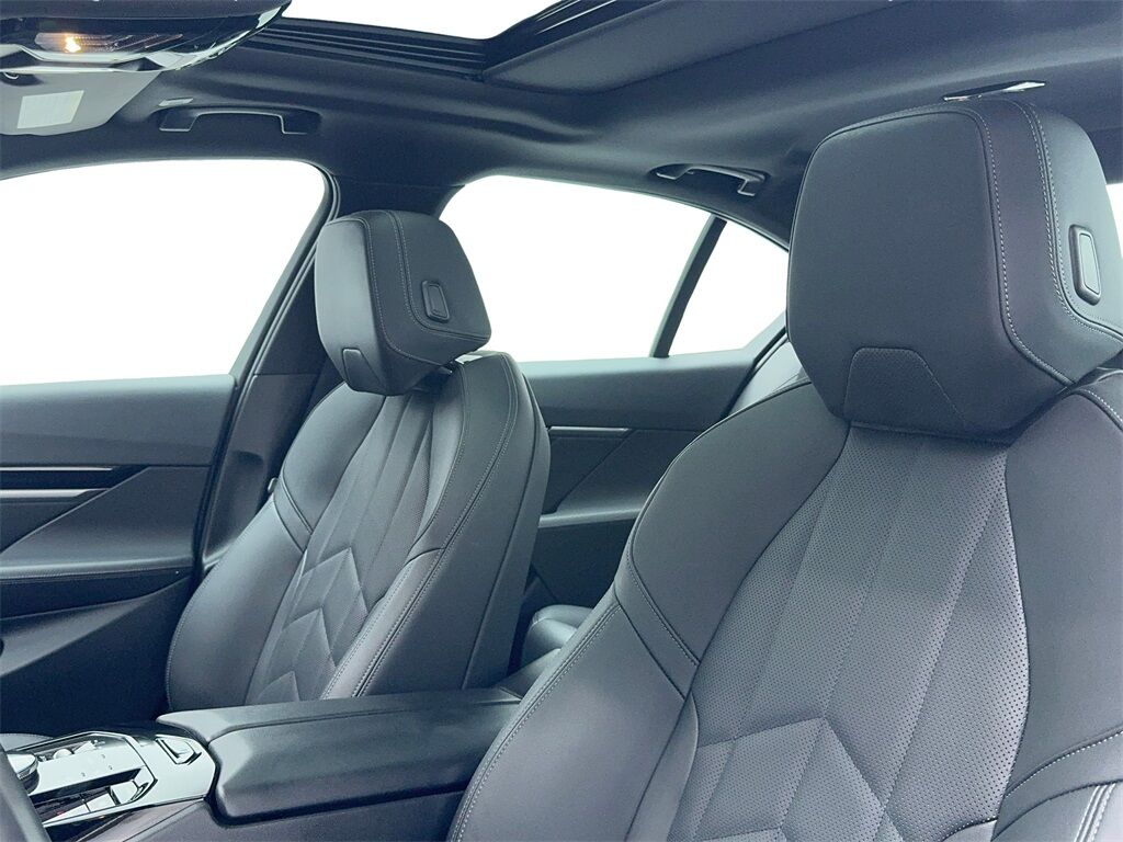 2025 BMW 5 Series 530i SPORT LINE,NAV,CAM,SUNROOF,HTD STS,HEADS UP Plano TX
