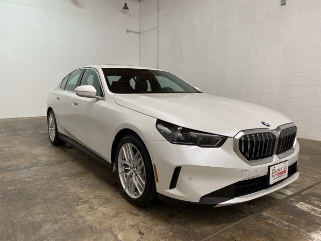 2025 BMW 5 Series 530i xDrive