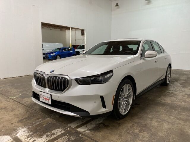 2025 BMW 5 Series 530i xDrive