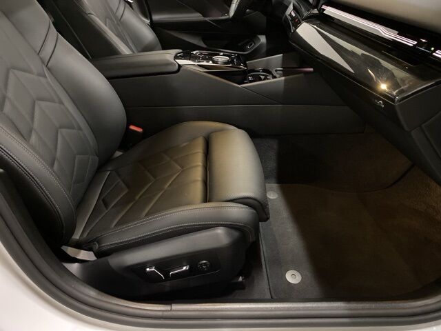 2025 BMW 5 Series 530i xDrive Dallas TX