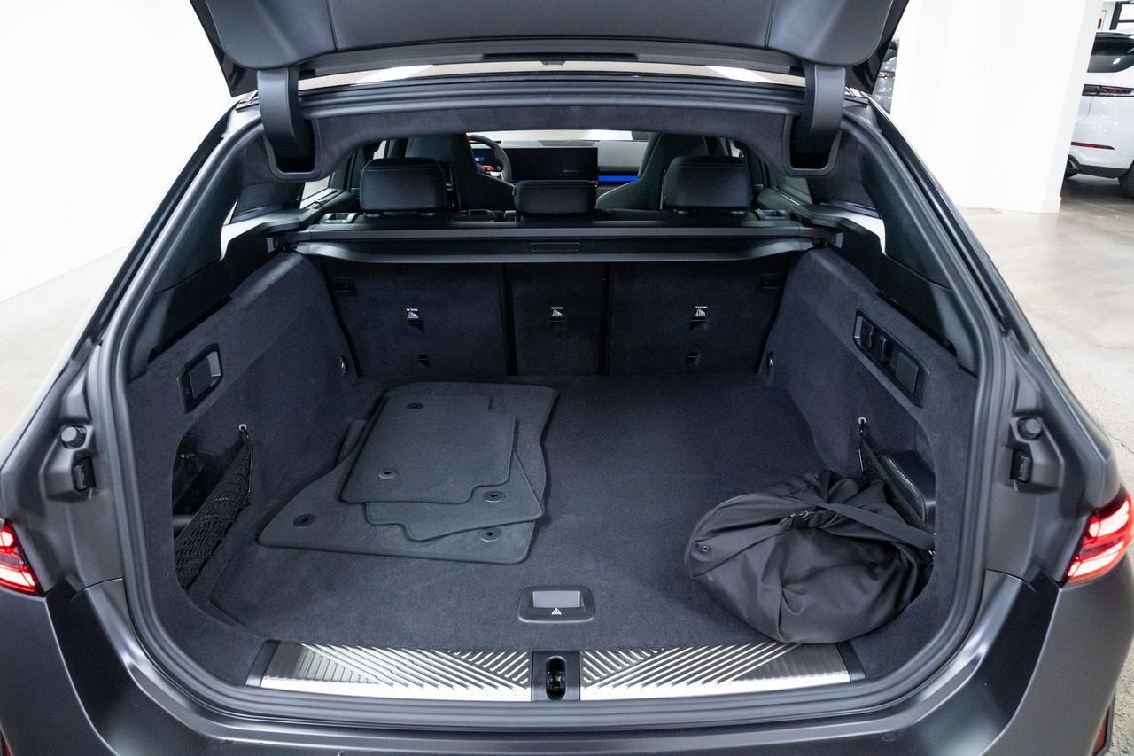 2025 BMW M5 Adaptive Cruise Head-Up Display Portland OR