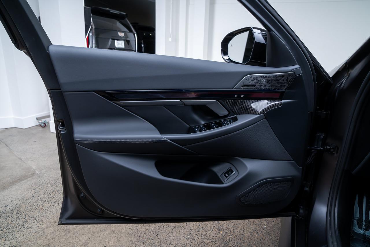 2025 BMW M5 Base 3XX Original Miles / Bowers &amp; Wilkins Audio Portland OR