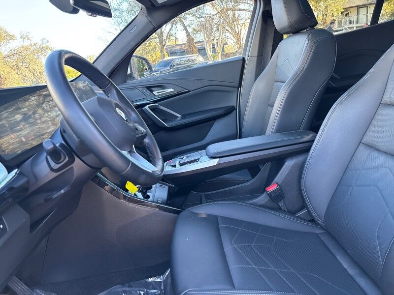 2025 BMW X2 xDrive28i w/CONVENIENCE PKG. PANO SUNROOF Seffner FL