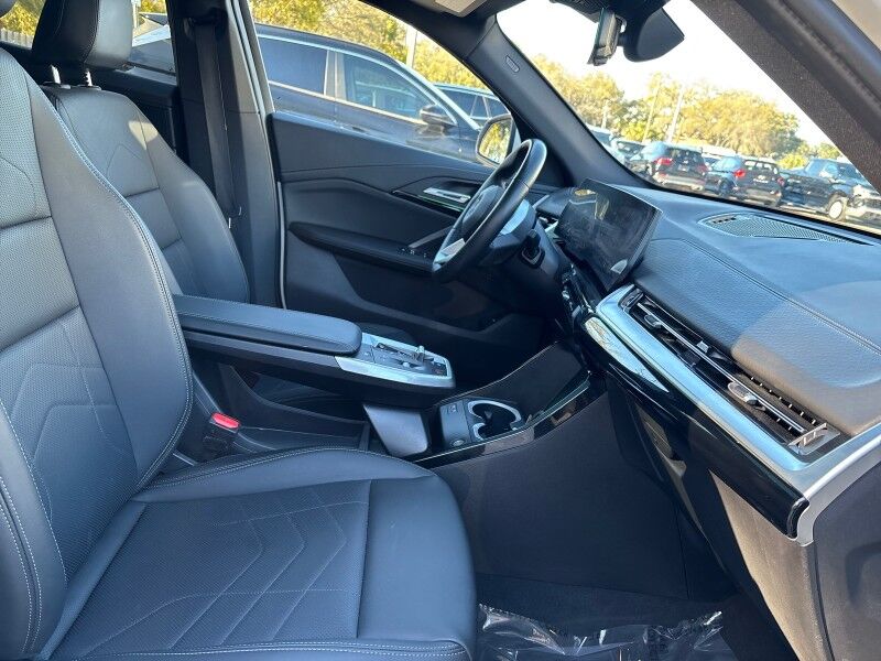2025 BMW X2 xDrive28i w/CONVENIENCE PKG. PANO SUNROOF Seffner FL