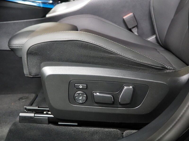 2025 BMW X3 M50 AWD *M SPORT PRO PKG, DRIVING ASSIST PRO PKG, HEADS-UP DISPLAY, NAVIGATION, ADAPTIVE CRUISE, SAFETY ALERTS, 360 CAMERAS, PANO SKY LOUNGE ROOF, CLIMATE SEATS, HEATED STEERING, HARMAN/KARDON, WIRELESS CHARGING Round Rock TX