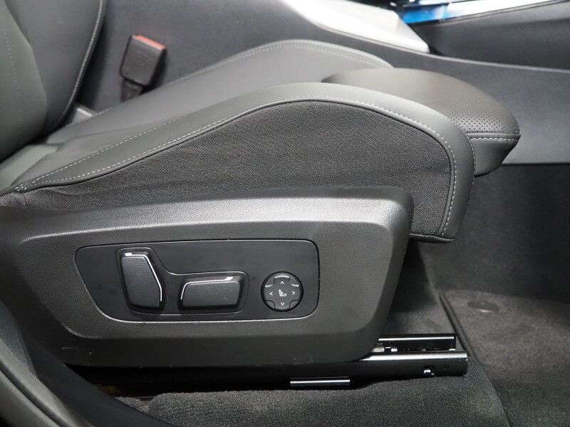 2025 BMW X3 M50 AWD *M SPORT PRO PKG, DRIVING ASSIST PRO PKG, HEADS-UP DISPLAY, NAVIGATION, ADAPTIVE CRUISE, SAFETY ALERTS, 360 CAMERAS, PANO SKY LOUNGE ROOF, CLIMATE SEATS, HEATED STEERING, HARMAN/KARDON, WIRELESS CHARGING Round Rock TX