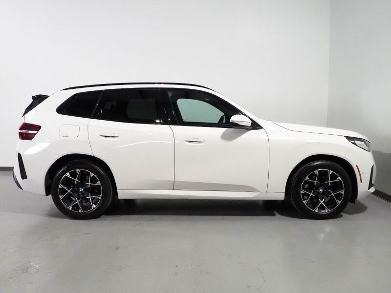 2025 BMW X3 xDrive30 AWD *M SPORT PKG, HEADS-UP DISPLAY, NAVIGATION, ADAPTIVE CRUISE, SAFETY ALERTS, 360 CAMERAS, PANO SKY LOUNGE ROOF, CLIMATE SEATS, HEATED STEERING, REMOTE START, WIRELESS CHARGING, ANDROID & APPLE Round Rock TX