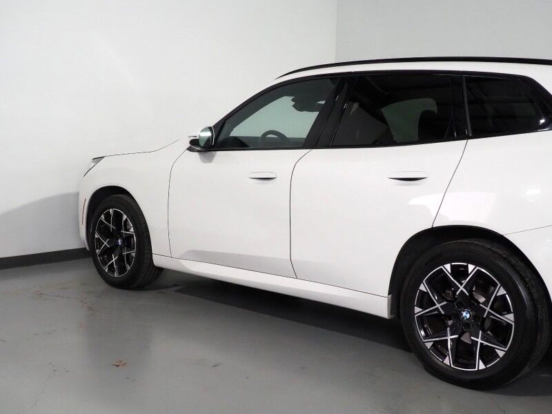 2025 BMW X3 xDrive30 AWD *M SPORT PKG, HEADS-UP DISPLAY, NAVIGATION, ADAPTIVE CRUISE, SAFETY ALERTS, 360 CAMERAS, PANO SKY LOUNGE ROOF, CLIMATE SEATS, HEATED STEERING, REMOTE START, WIRELESS CHARGING, ANDROID & APPLE Round Rock TX