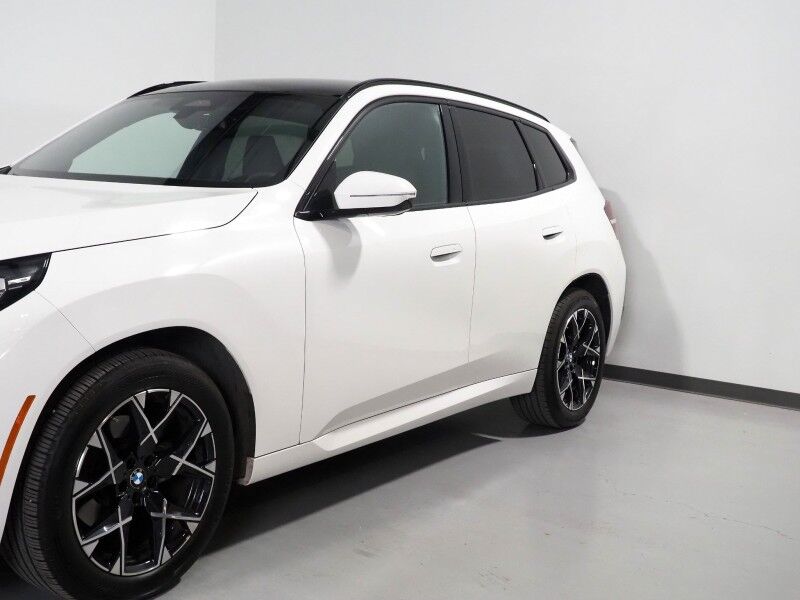 2025 BMW X3 xDrive30 AWD *M SPORT PKG, HEADS-UP DISPLAY, NAVIGATION, ADAPTIVE CRUISE, SAFETY ALERTS, 360 CAMERAS, PANO SKY LOUNGE ROOF, CLIMATE SEATS, HEATED STEERING, REMOTE START, WIRELESS CHARGING, ANDROID & APPLE Round Rock TX