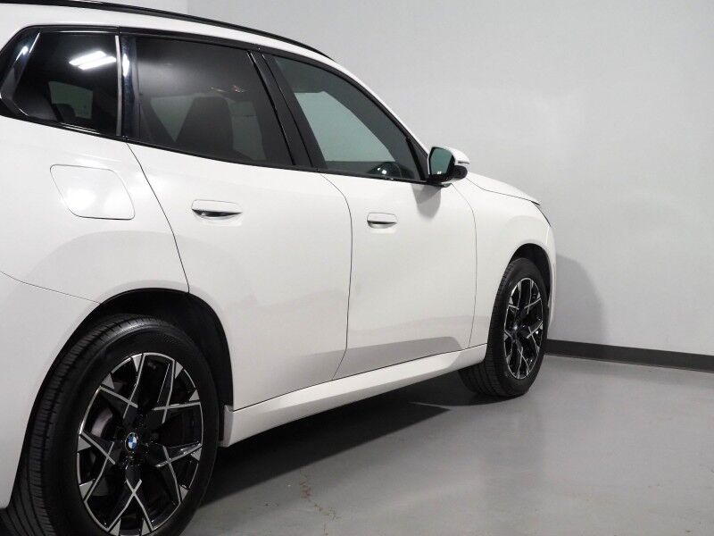2025 BMW X3 xDrive30 AWD *M SPORT PKG, HEADS-UP DISPLAY, NAVIGATION, ADAPTIVE CRUISE, SAFETY ALERTS, 360 CAMERAS, PANO SKY LOUNGE ROOF, CLIMATE SEATS, HEATED STEERING, REMOTE START, WIRELESS CHARGING, ANDROID & APPLE Round Rock TX