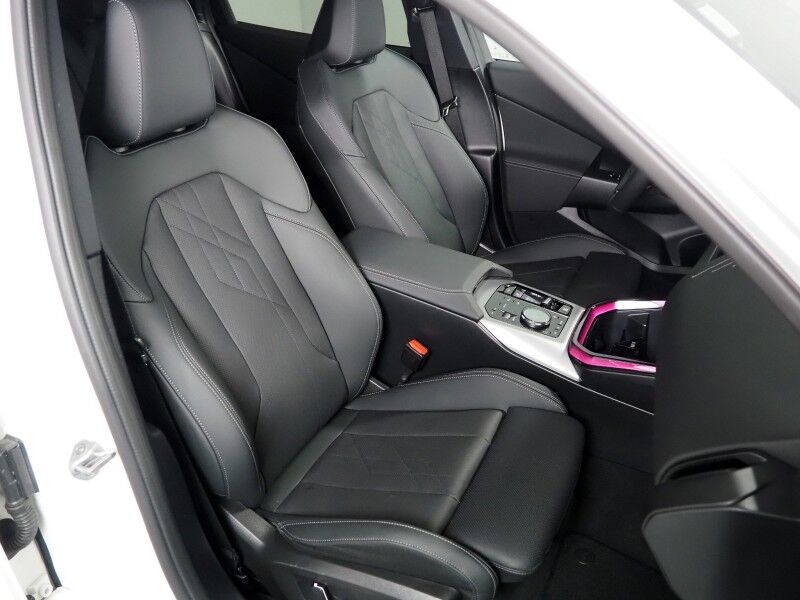 2025 BMW X3 xDrive30 AWD *M SPORT PKG, HEADS-UP DISPLAY, NAVIGATION, ADAPTIVE CRUISE, SAFETY ALERTS, 360 CAMERAS, PANO SKY LOUNGE ROOF, CLIMATE SEATS, HEATED STEERING, REMOTE START, WIRELESS CHARGING, ANDROID & APPLE