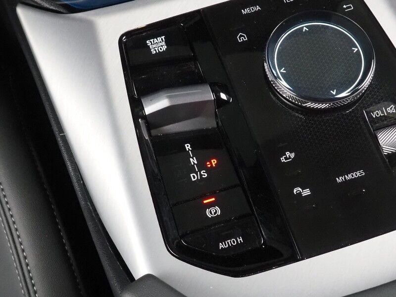 2025 BMW X3 xDrive30 AWD *M SPORT PKG, HEADS-UP DISPLAY, NAVIGATION, ADAPTIVE CRUISE, SAFETY ALERTS, 360 CAMERAS, PANO SKY LOUNGE ROOF, CLIMATE SEATS, HEATED STEERING, REMOTE START, WIRELESS CHARGING, ANDROID & APPLE Round Rock TX