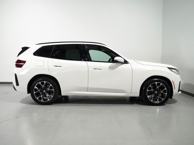 2025 BMW X3 xDrive30 AWD *M SPORT PKG, HEADS-UP DISPLAY, NAVIGATION, ADAPTIVE CRUISE, SAFETY ALERTS, 360 CAMERAS, PANO SKY LOUNGE ROOF, CLIMATE SEATS, HEATED STEERING, REMOTE START, WIRELESS CHARGING, ANDROID & APPLE Round Rock TX