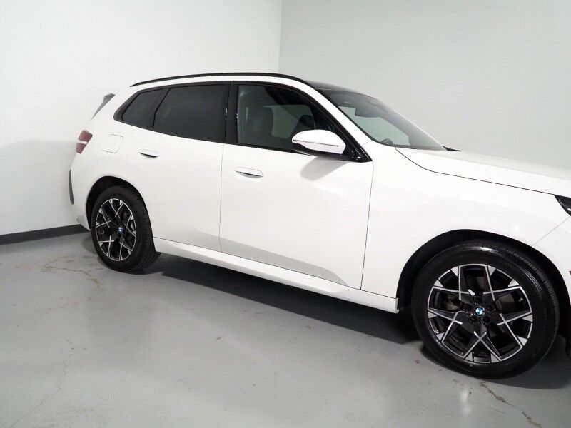 2025 BMW X3 xDrive30 AWD *M SPORT PKG, HEADS-UP DISPLAY, NAVIGATION, ADAPTIVE CRUISE, SAFETY ALERTS, 360 CAMERAS, PANO SKY LOUNGE ROOF, CLIMATE SEATS, HEATED STEERING, REMOTE START, WIRELESS CHARGING, ANDROID & APPLE Round Rock TX