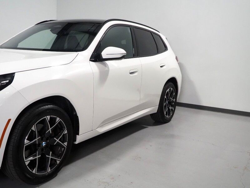 2025 BMW X3 xDrive30 AWD *M SPORT PKG, HEADS-UP DISPLAY, NAVIGATION, ADAPTIVE CRUISE, SAFETY ALERTS, 360 CAMERAS, PANO SKY LOUNGE ROOF, CLIMATE SEATS, HEATED STEERING, REMOTE START, WIRELESS CHARGING, ANDROID & APPLE Round Rock TX