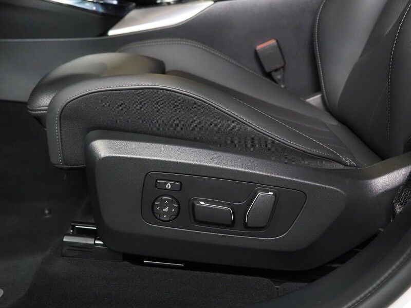 2025 BMW X3 xDrive30 AWD *M SPORT PKG, HEADS-UP DISPLAY, NAVIGATION, ADAPTIVE CRUISE, SAFETY ALERTS, 360 CAMERAS, PANO SKY LOUNGE ROOF, CLIMATE SEATS, HEATED STEERING, REMOTE START, WIRELESS CHARGING, ANDROID & APPLE Round Rock TX