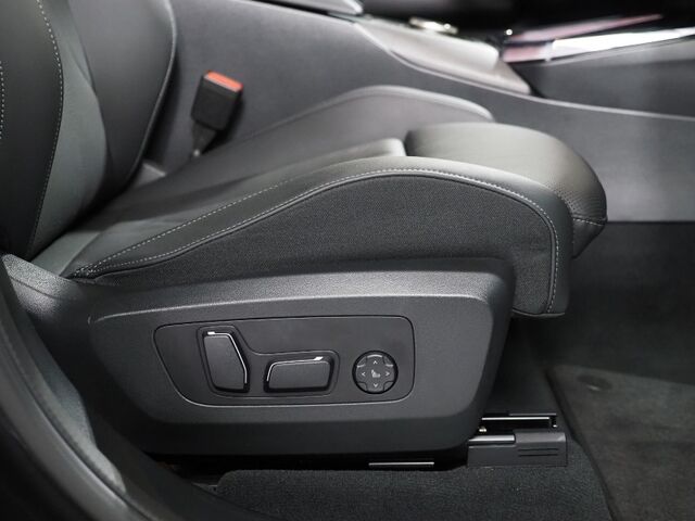2025 BMW X3 xDrive30i AWD *HEADS-UP DISPLAY, NAVIGATION, ADAPTIVE CRUISE, SAFETY ALERTS, PARKING ASSIST, 360 CAMERAS, PANO SKY LOUNGE ROOF, LEATHER, CLIMATE SEATS, HEATED STEERING, REMOTE START, WIRELESS CHARGING, ANDROID & APPLE Round Rock TX