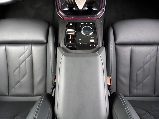 2025 BMW X3 xDrive30i AWD *HEADS-UP DISPLAY, NAVIGATION, ADAPTIVE CRUISE, SAFETY ALERTS, PARKING ASSIST, 360 CAMERAS, PANO SKY LOUNGE ROOF, LEATHER, CLIMATE SEATS, HEATED STEERING, REMOTE START, WIRELESS CHARGING, ANDROID & APPLE Round Rock TX