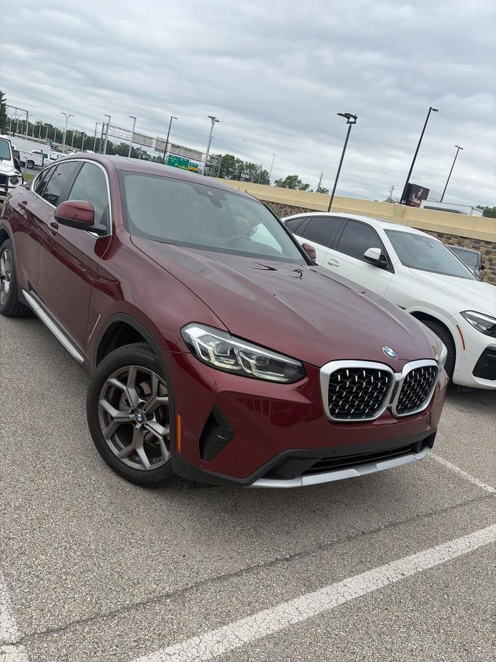 2025 BMW X4 xDrive30i's photo