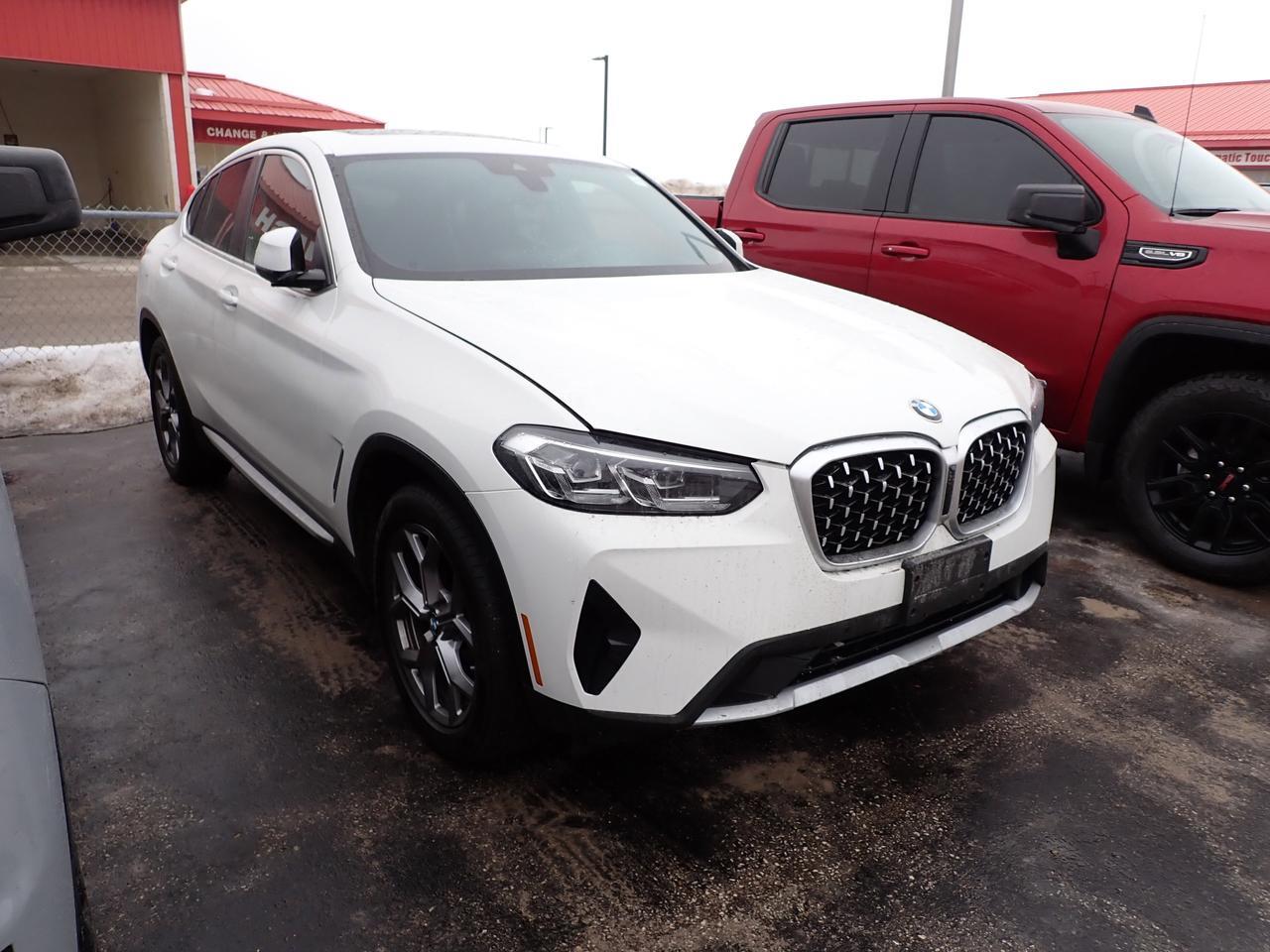 2025 BMW X4 xDrive30i LEATHER