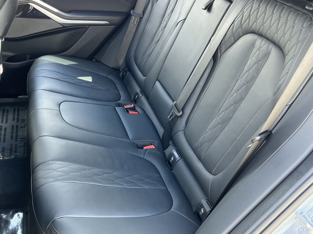 2025 Bmw X5 M60i photo 19