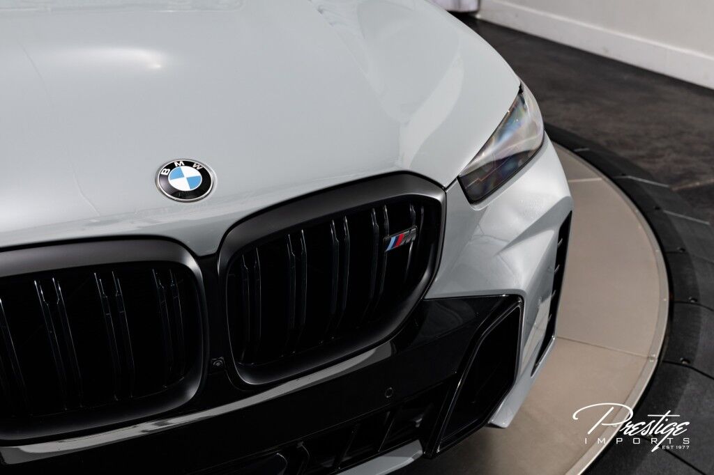 2025 BMW X5 M60i