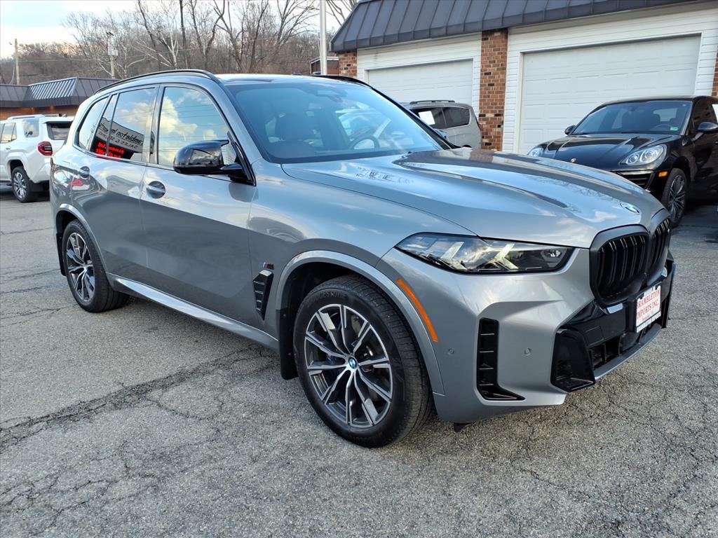 2025 BMW X5 M60i