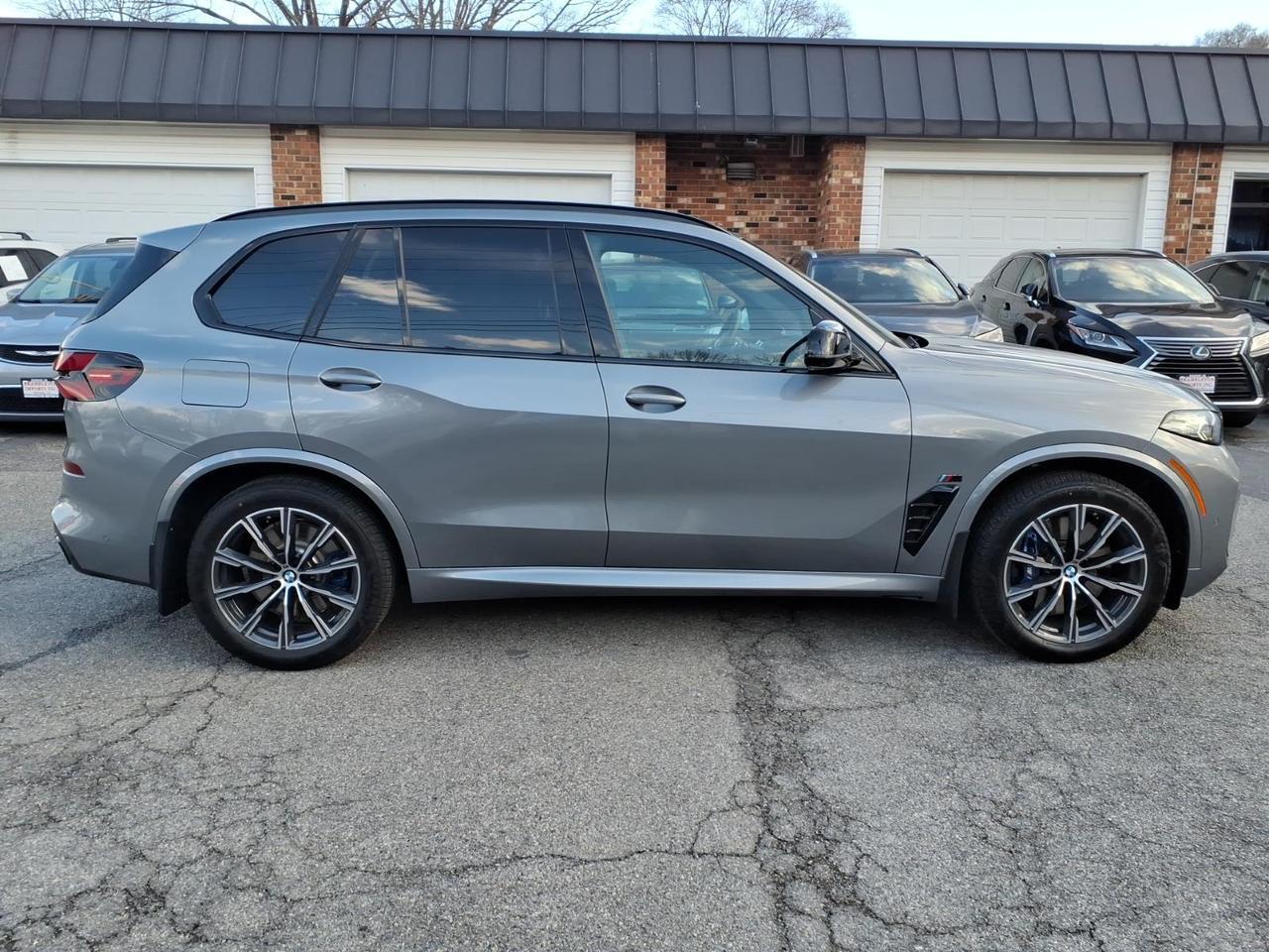 2025 BMW X5 M60i