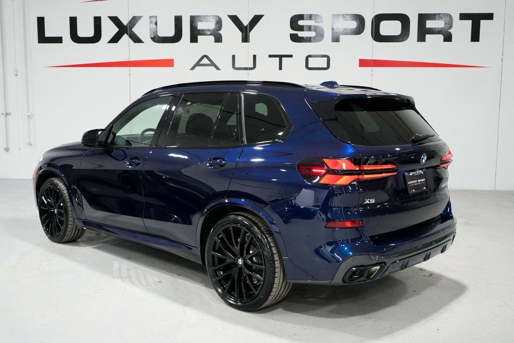 2025 BMW X5 M60i