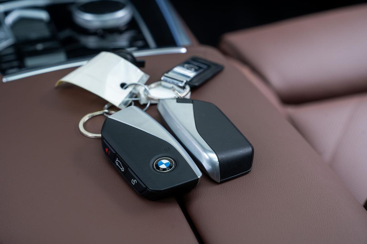 2025 BMW X5 xDrive50e 1 Owner M Sport Package Premium Package Portland OR
