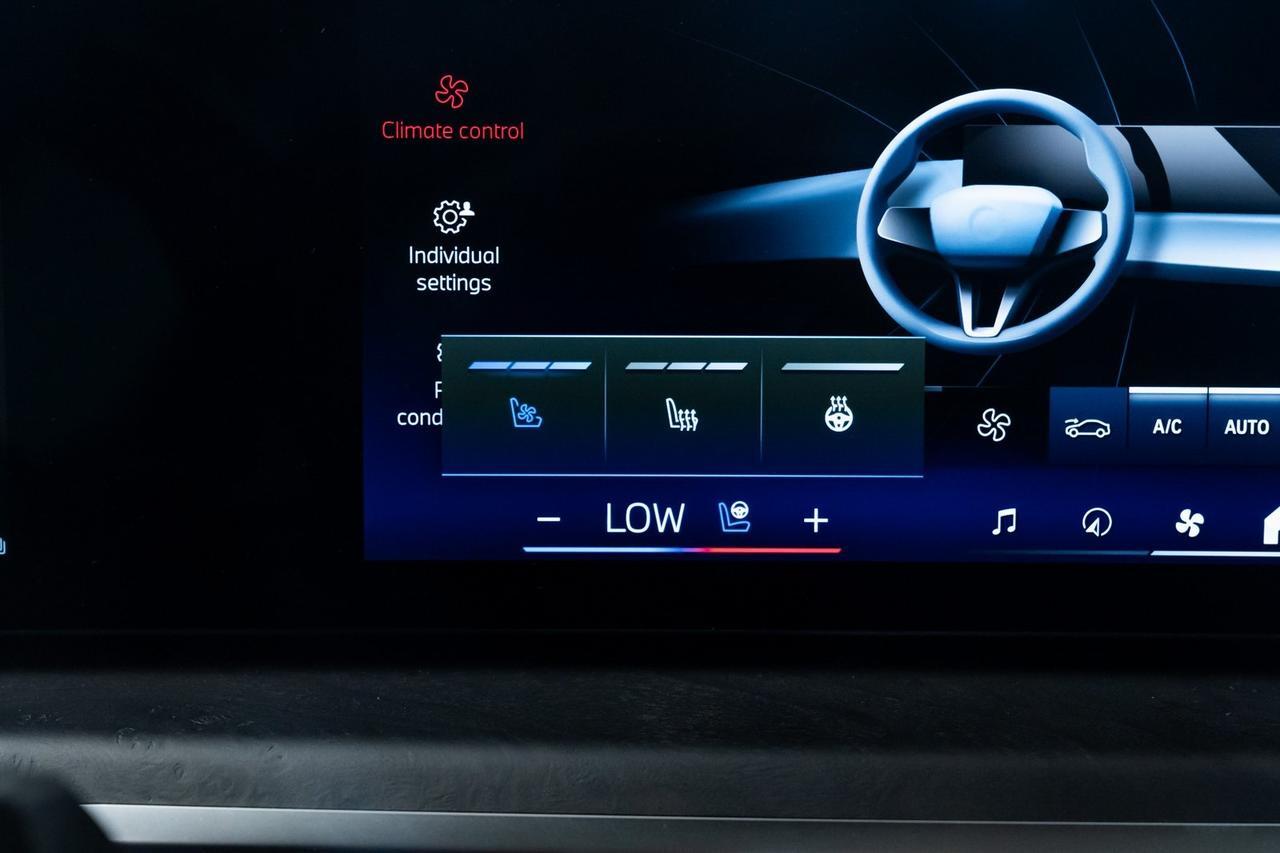 2025 BMW X5 xDrive50e 1 Owner Vented Seats Harman/ Kardon Audio Portland OR