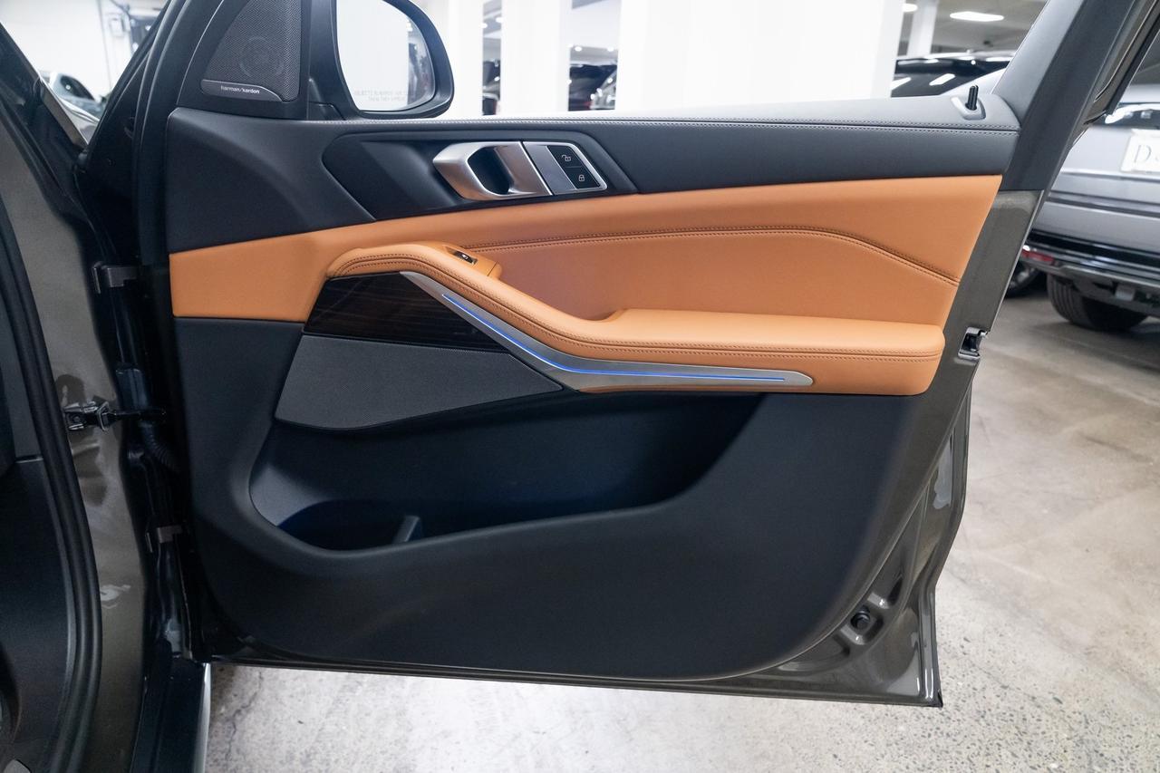 2025 BMW X5 xDrive50e Heated Seats Harman/ Kardon Audio Panoramic Moonro Portland OR
