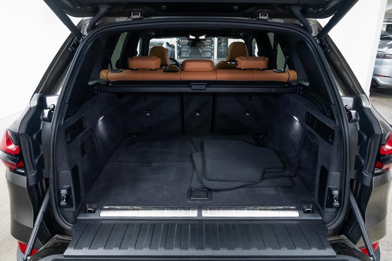 2025 BMW X5 xDrive50e Heated Seats Harman/ Kardon Audio Panoramic Moonro Portland OR