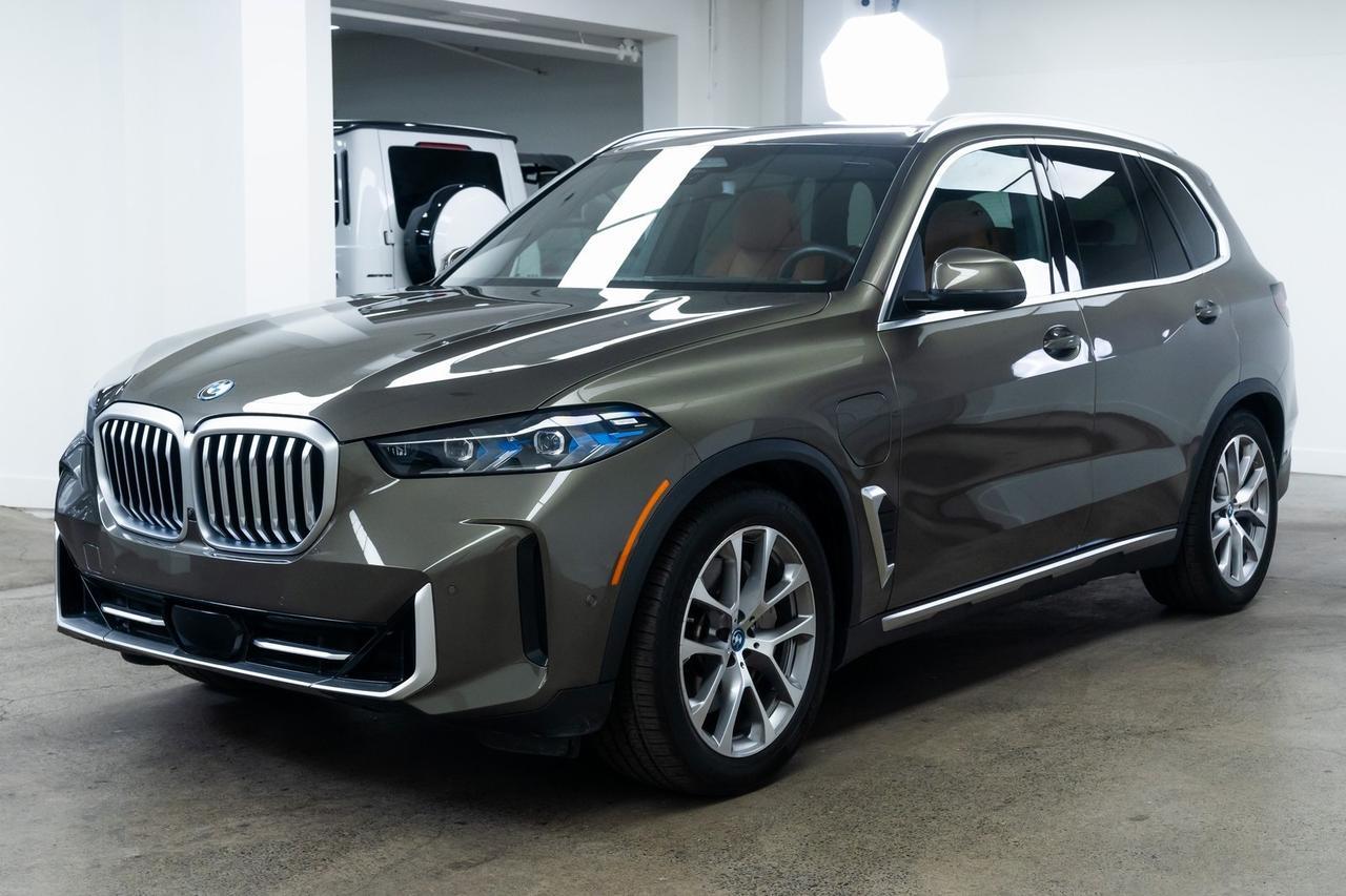 2025 BMW X5 xDrive50e Heated Seats Harman/ Kardon Audio Panoramic Moonro Portland OR