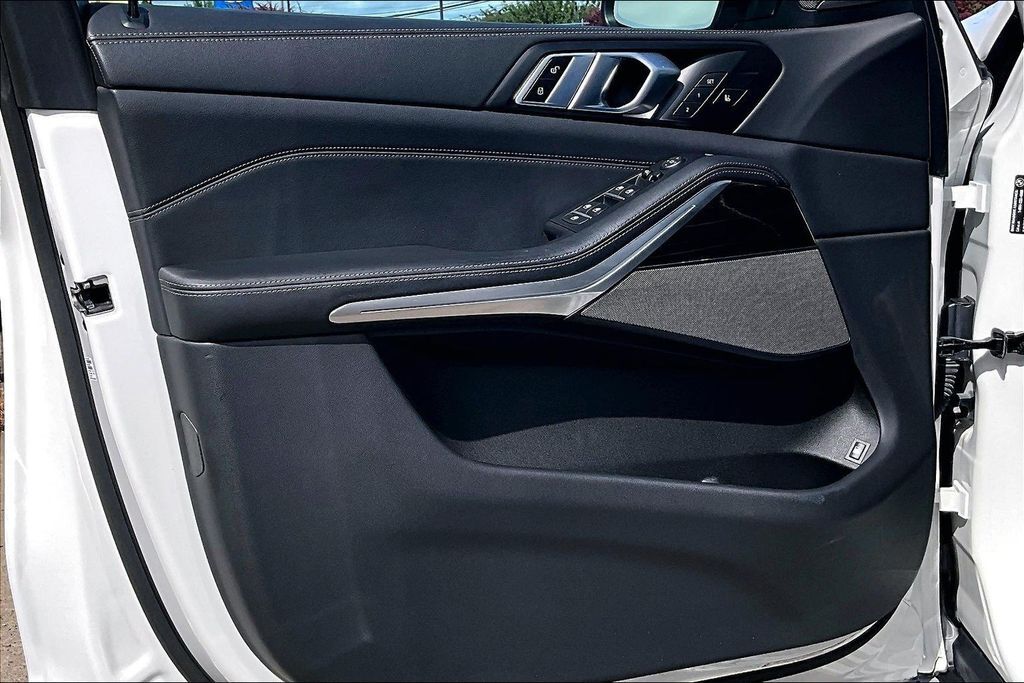 2025 BMW X5 xDrive50e OR