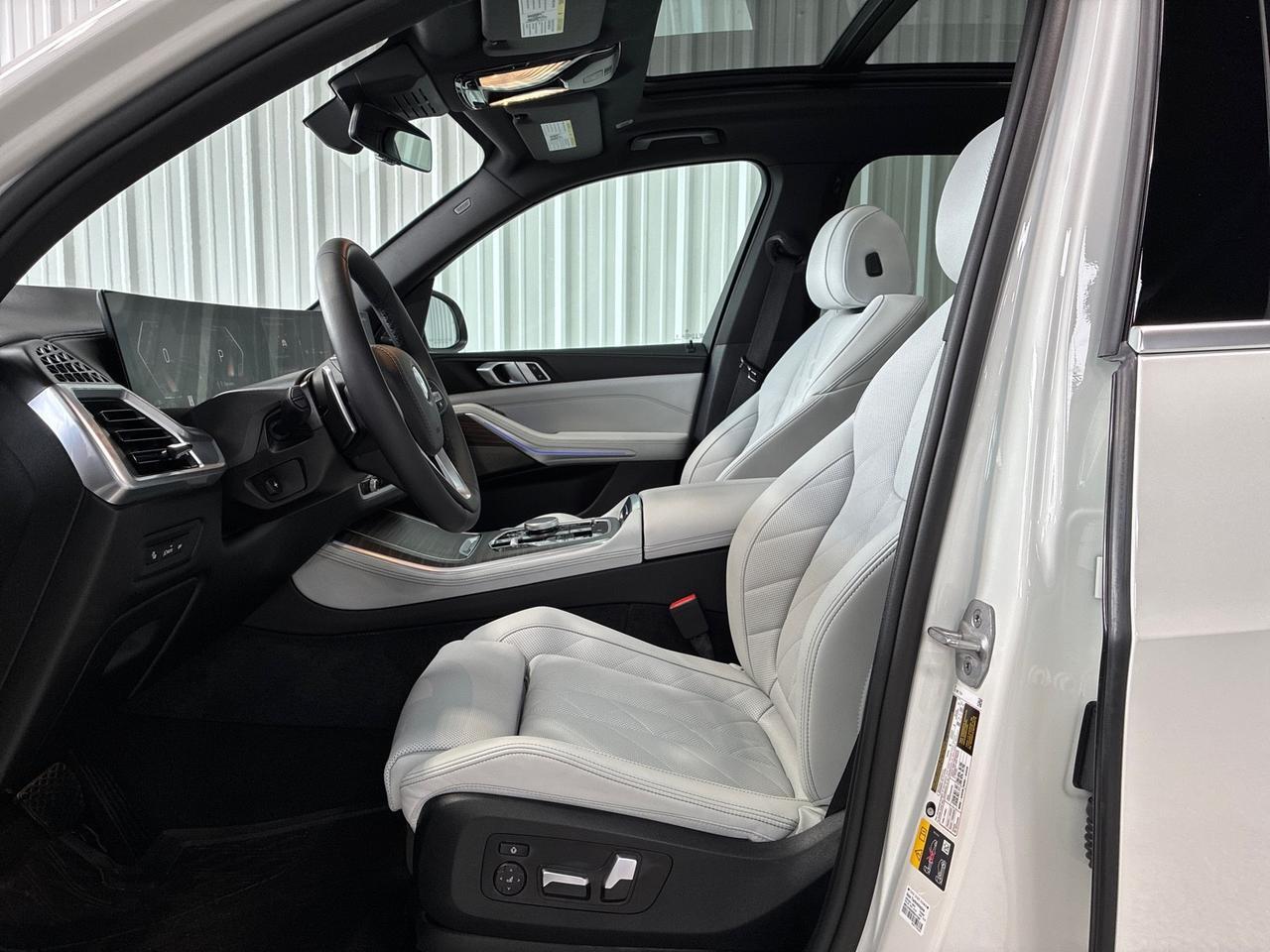 2025 BMW X5 xDrive50e, Parking Assistance Pkg, Premium Pkg, 21in Y-Spoke Wheels Houston TX